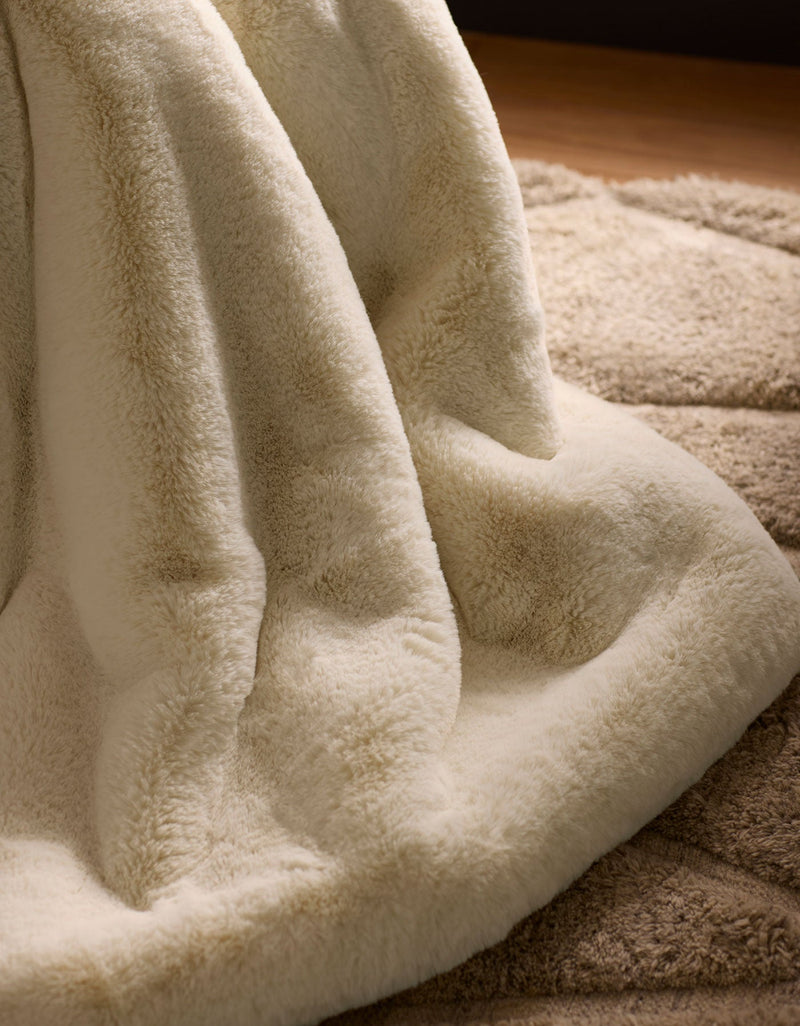 Cozy Earth Classic Cuddle Blanket