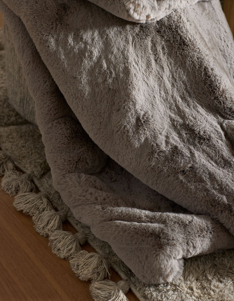 Cozy Earth Classic Cuddle Blanket