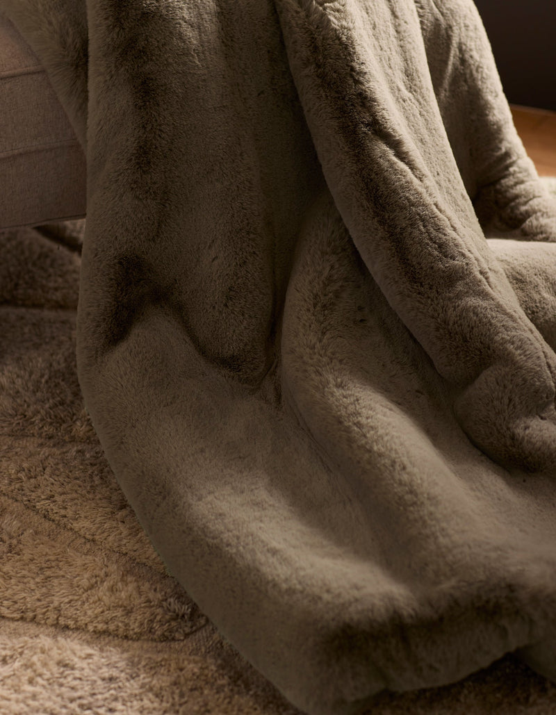 Cozy Earth Classic Cuddle Blanket