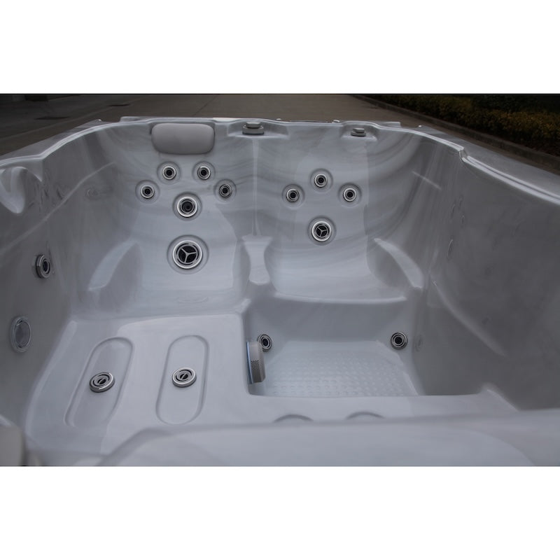 Luxury Spas Solace 3-Person Plug N Play Hot Tub