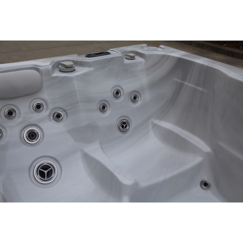 Luxury Spas Solace 3-Person Plug N Play Hot Tub