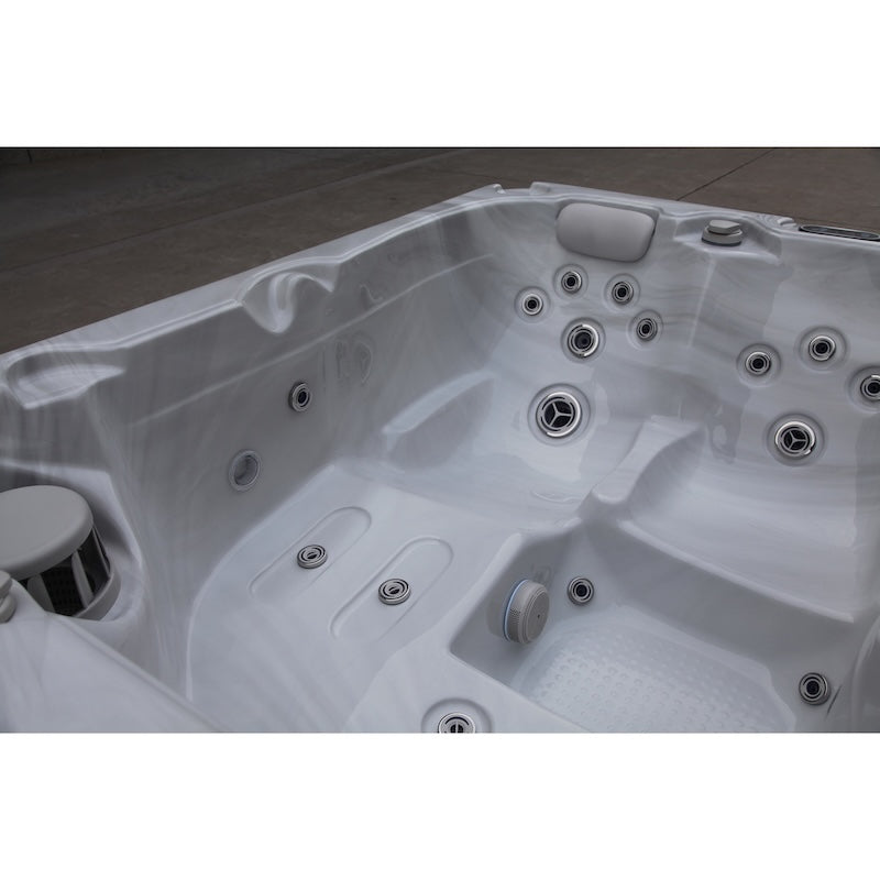 Luxury Spas Solace 3-Person Plug N Play Hot Tub