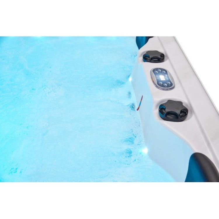 Luxury Spas Social 5-Person Hot Tub