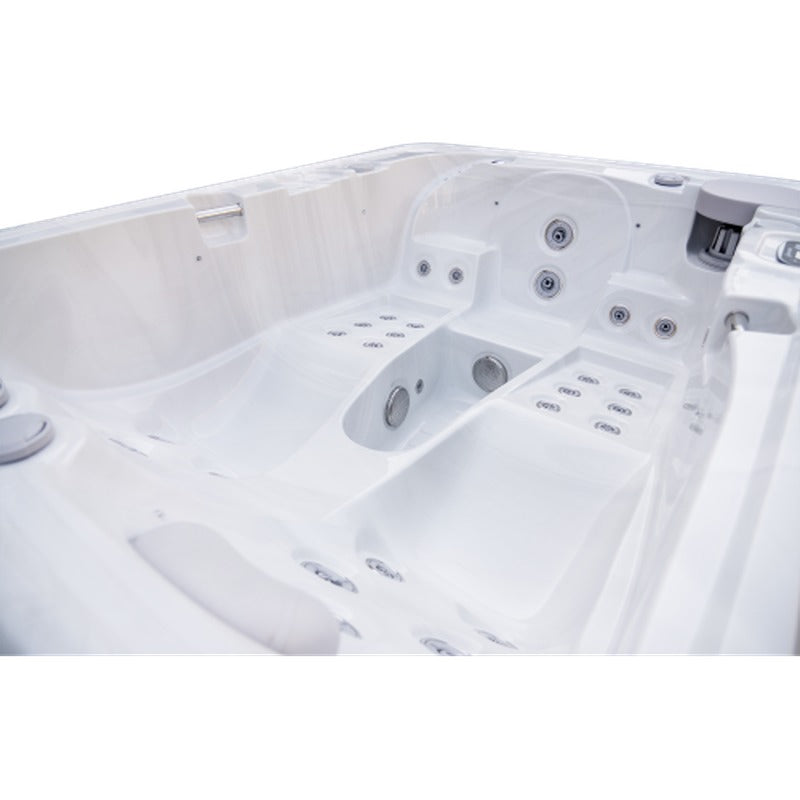 Luxury Spas Largo 3-Person Hot Tub