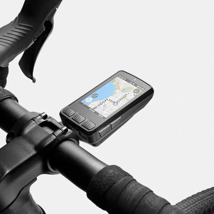 Wahoo ELEMNT ROAM 3, unit on the out-front mount showing a map