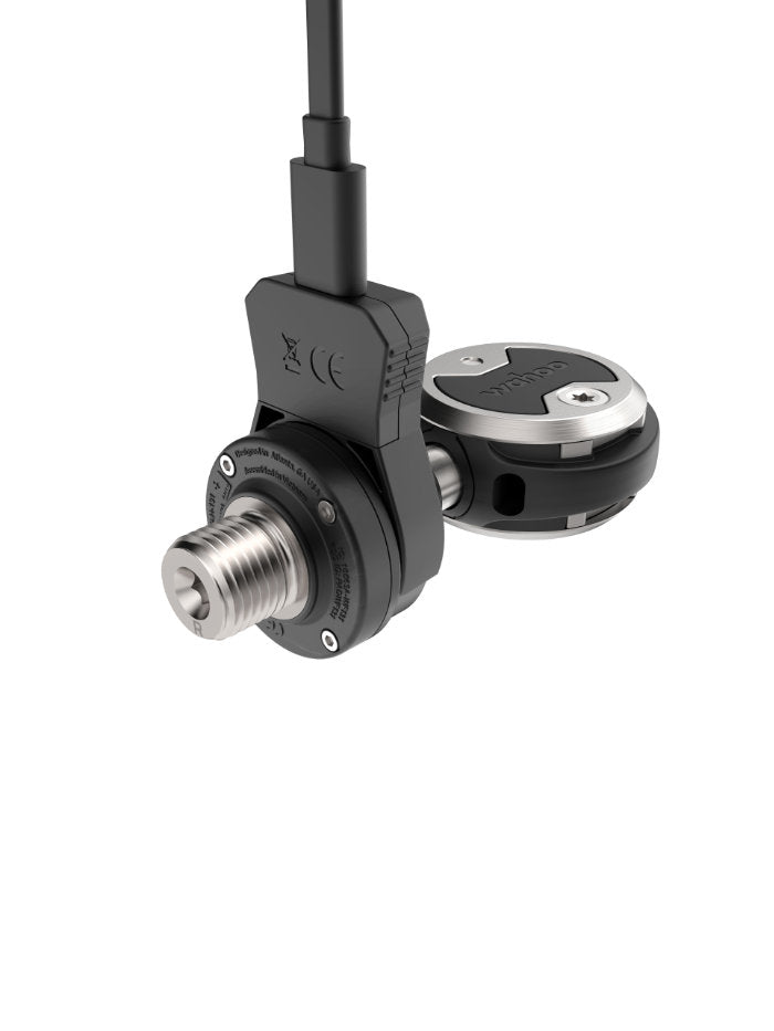 Wahoo SPEEDPLAY POWER Dual-Sided, single pedal with charging cable on the pod