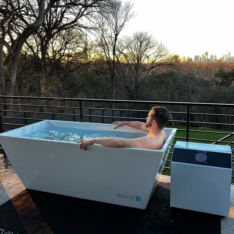 Revive 6 Person Traditional Sauna & Acrylic Plunge Package