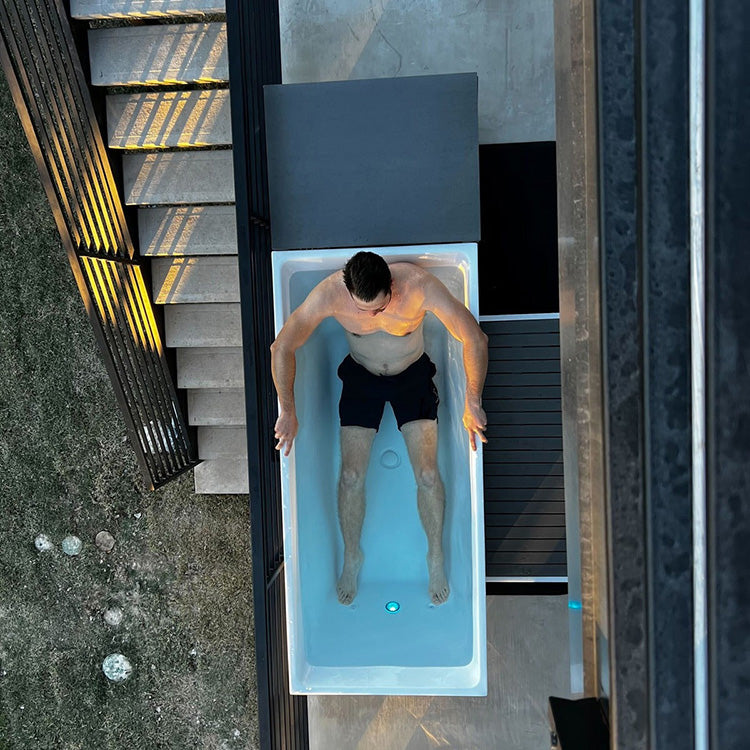 Revive 6 Person Traditional Sauna & Acrylic Plunge Package