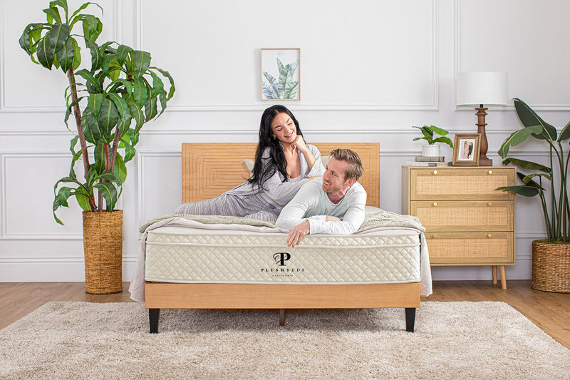 PlushBeds Hybrid Mattress - The Savvy Bliss