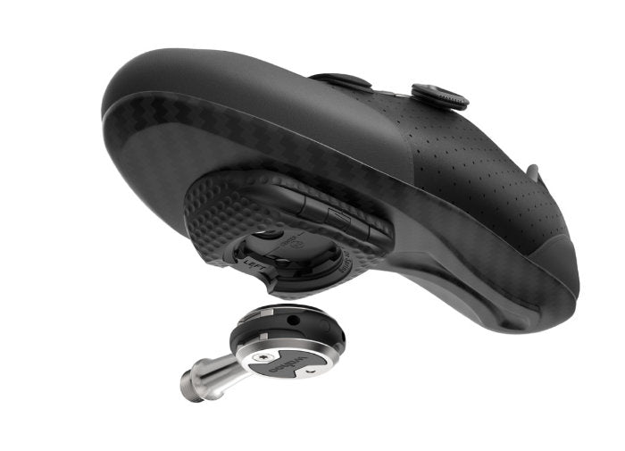 Wahoo SPEEDPLAY ZERO, cleat clipped under a pedal, seen from the shoe sole