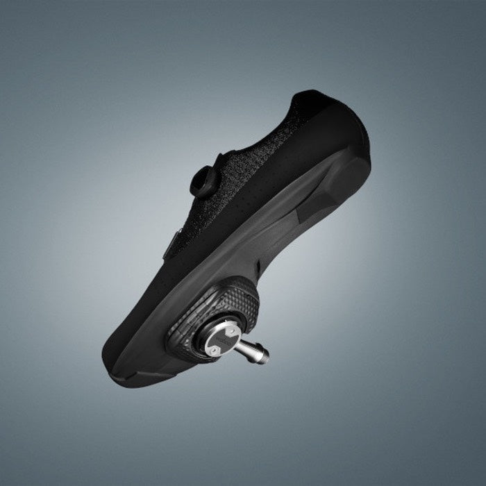 Wahoo SPEEDPLAY ZERO, pedal fitted to a dark carbon-style shoe sole
