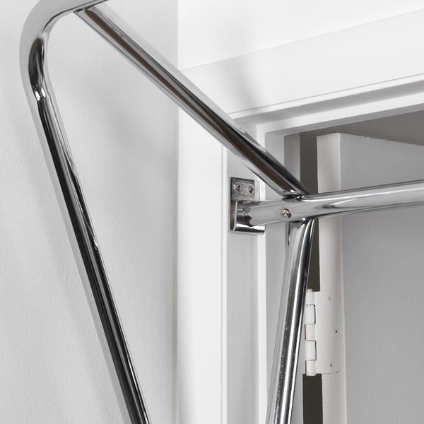 Body-Solid Tools Doorway Chinning Bar Close Up