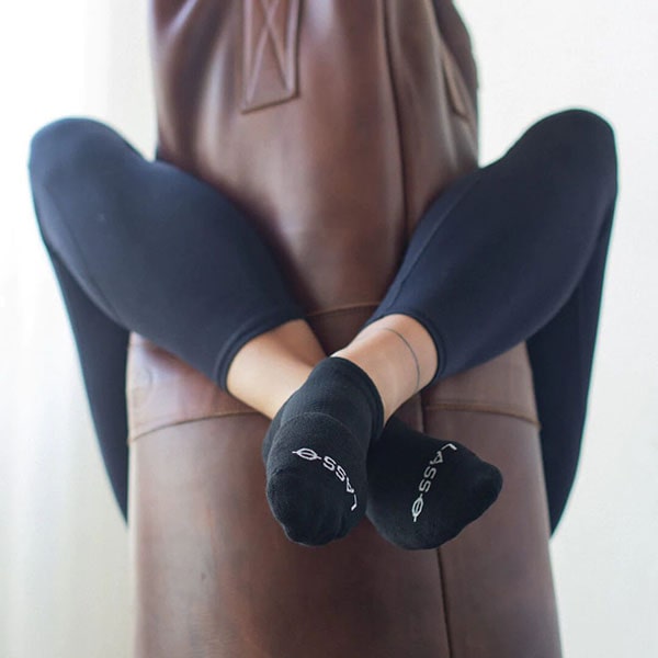 Lasso Performance Compression Socks - Black Low Tab Details 3