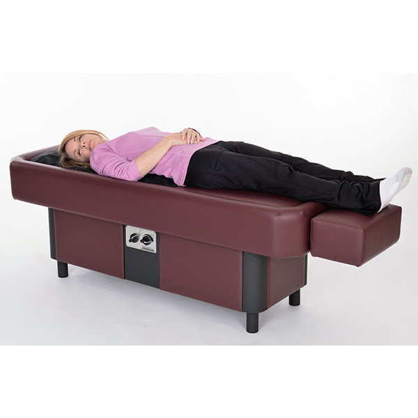 Sidmar Pro S10 Hydromassage Table MTPS Lady Laying On Table